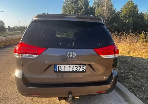 Toyota Sienna cena 77000 przebieg: 98000, rok produkcji 2013 z Białystok małe 211